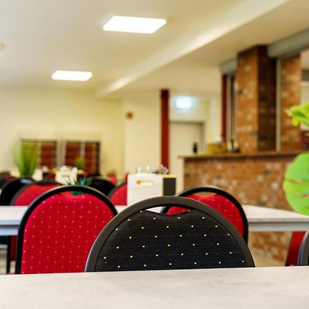 Hotel Und Hostel Gleisbett 安娜贝格-布赫霍尔茨 外观 照片