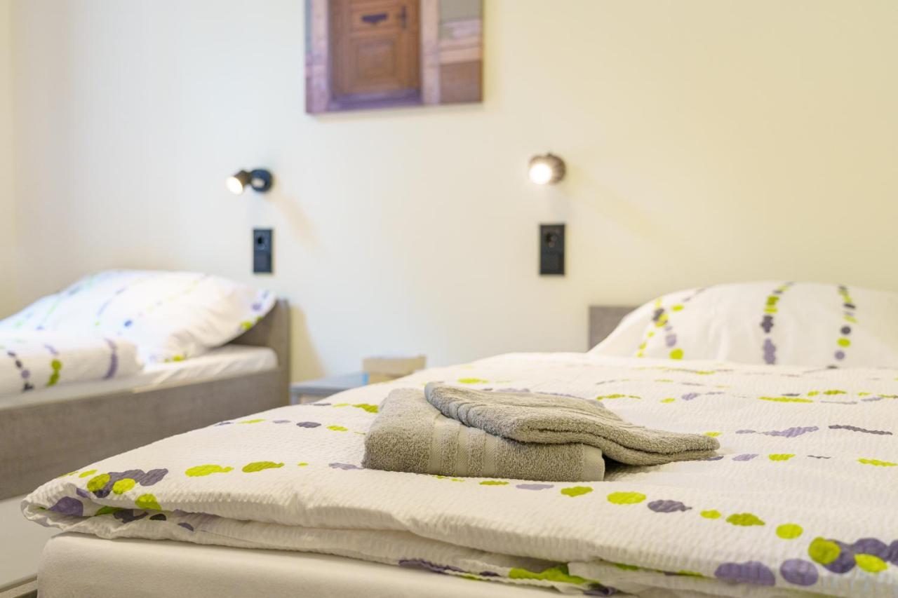 Hotel Und Hostel Gleisbett 安娜贝格-布赫霍尔茨 外观 照片