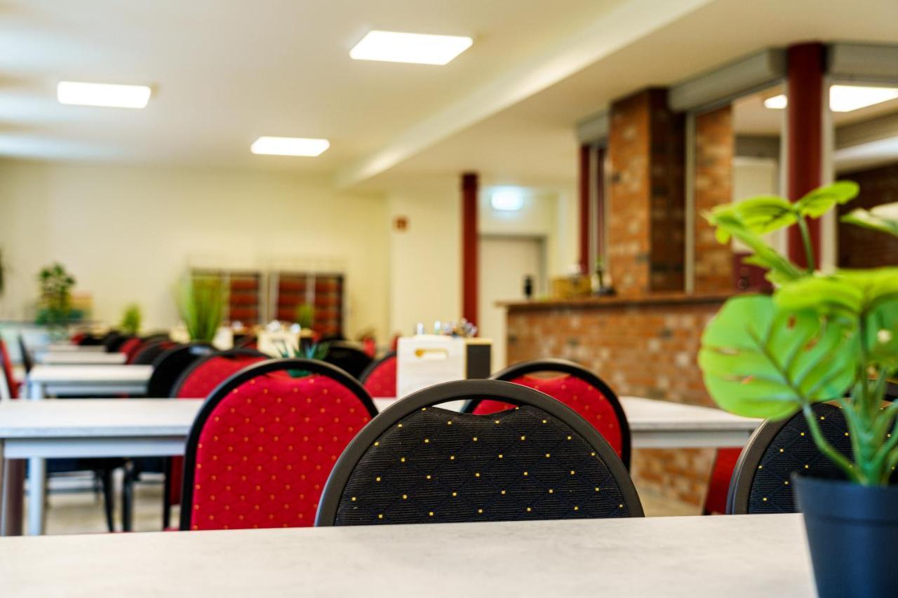 Hotel Und Hostel Gleisbett 安娜贝格-布赫霍尔茨 外观 照片