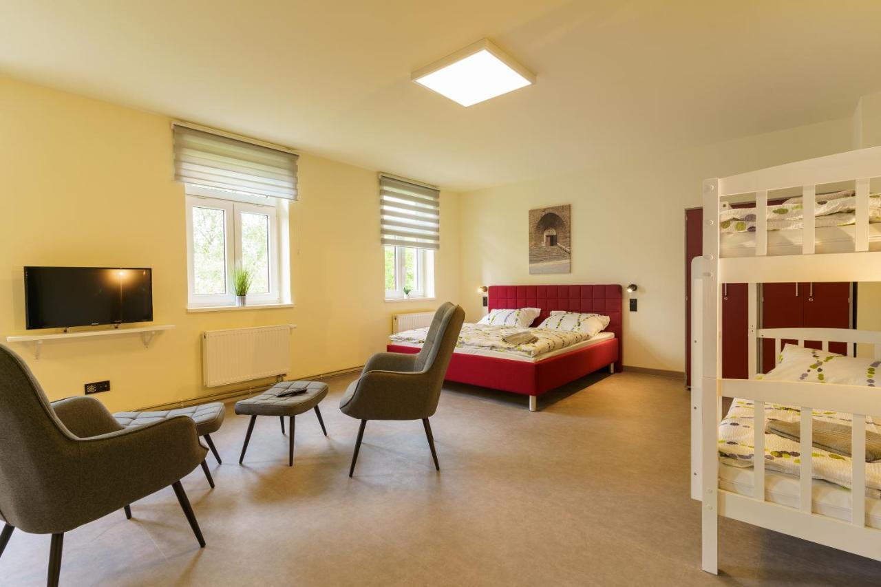 Hotel Und Hostel Gleisbett 安娜贝格-布赫霍尔茨 外观 照片