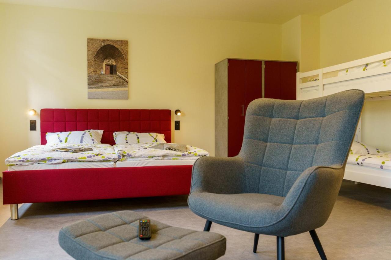 Hotel Und Hostel Gleisbett 安娜贝格-布赫霍尔茨 外观 照片