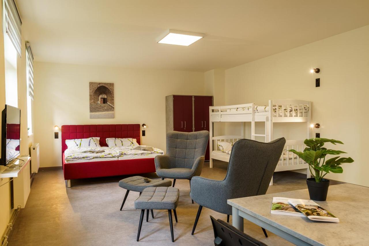 Hotel Und Hostel Gleisbett 安娜贝格-布赫霍尔茨 外观 照片