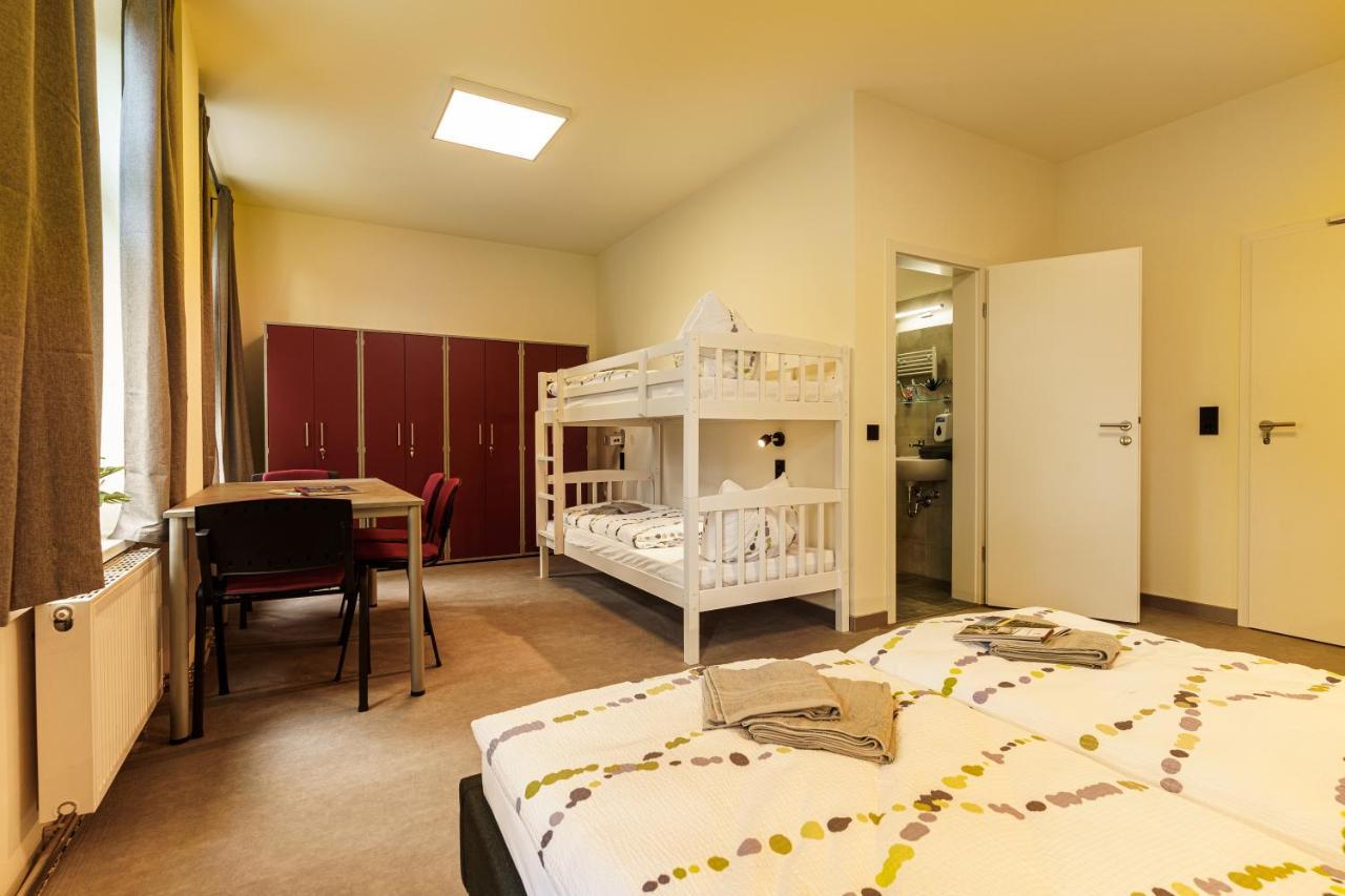 Hotel Und Hostel Gleisbett 安娜贝格-布赫霍尔茨 外观 照片