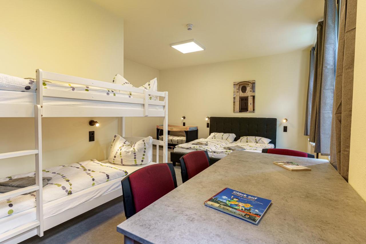 Hotel Und Hostel Gleisbett 安娜贝格-布赫霍尔茨 外观 照片